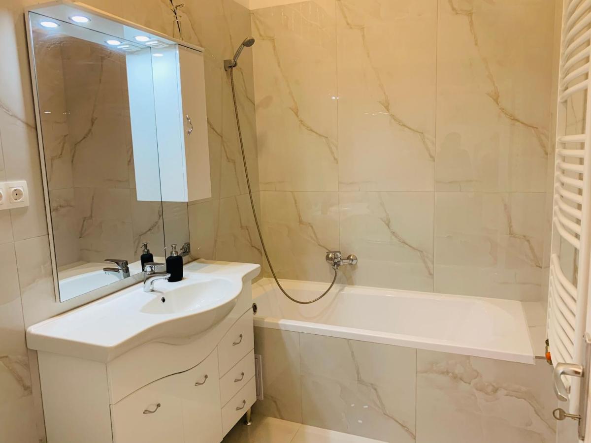 West Residence Budapest Luaran gambar