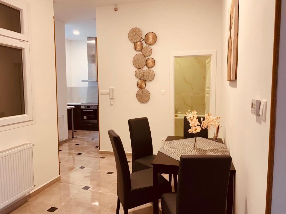 West Residence Budapest Luaran gambar