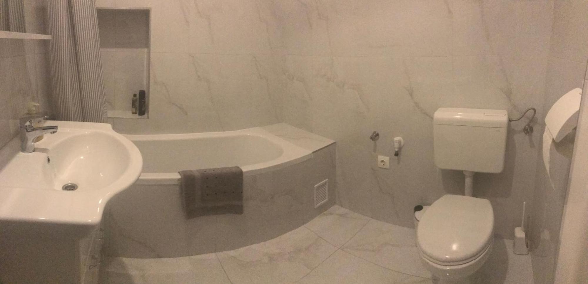 West Residence Budapest Luaran gambar
